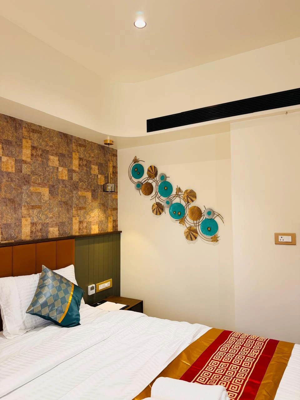 Luxury Room Gallery Image